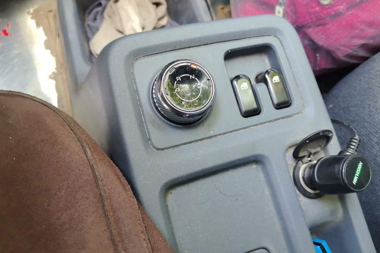 Used Wuling Yangguang 2025 Model 400km Bus Edition—Comfort Edition Gear Lever