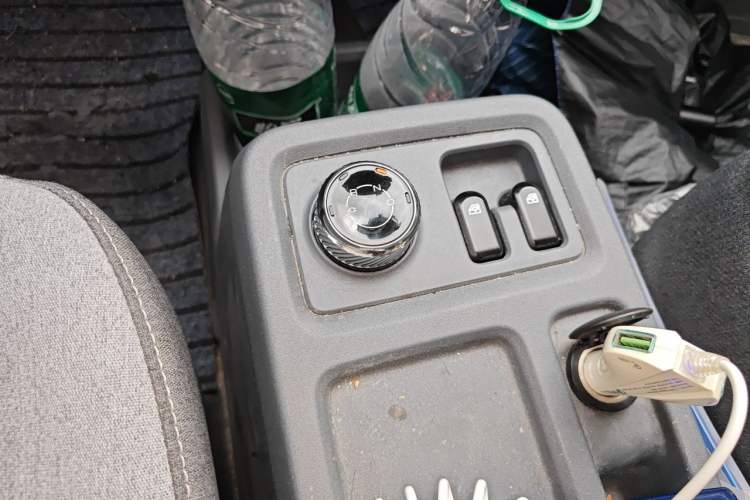 Used Wuling Yangguang 2025 Model 400km Bus Edition—Comfort Edition Gear Lever