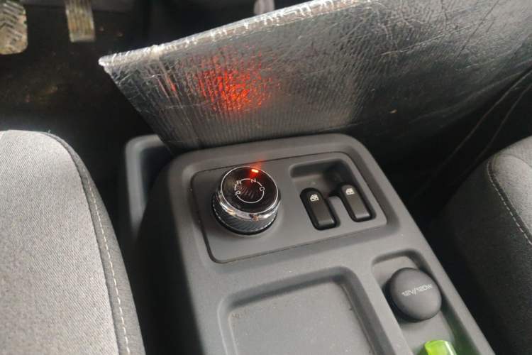 Used Wuling Yangguang 2025 Model 400km Bus Edition—Comfort Edition Gear Lever