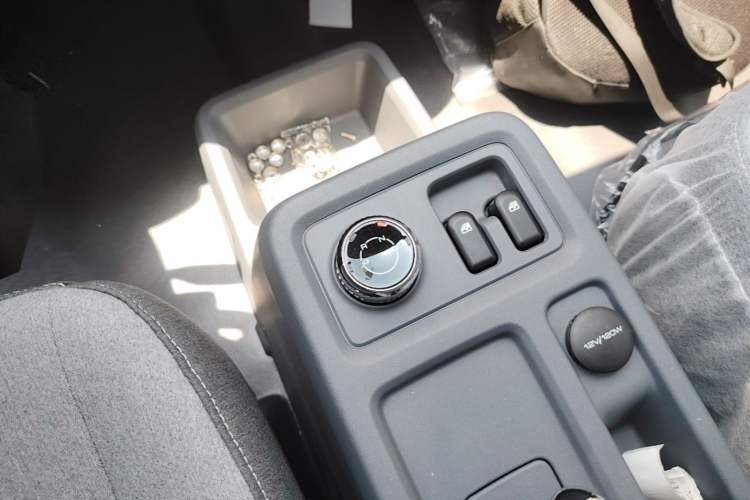 Used Wuling Yangguang 2025 Model 400km Bus Edition—Comfort Edition Gear Lever