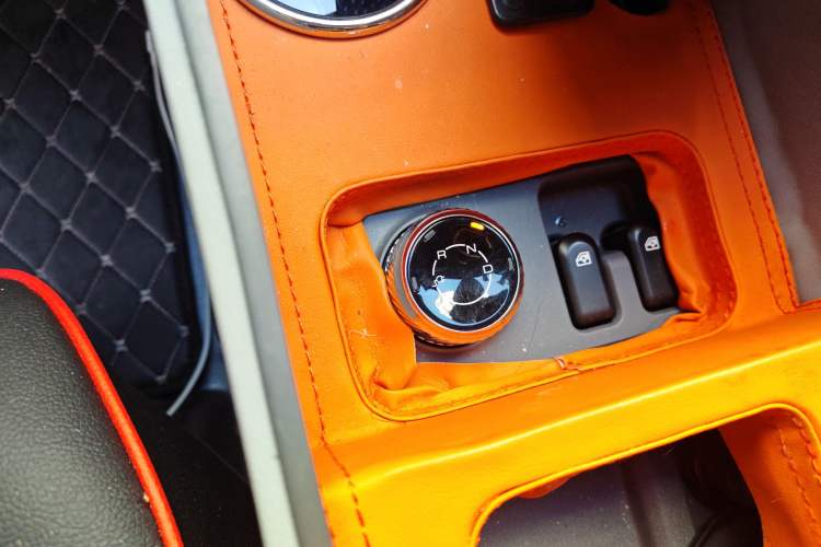 Used Wuling Yangguang 2025 Model 400km Bus Edition—Comfort Edition Gear Lever