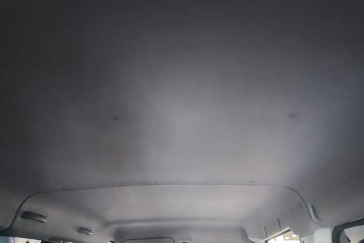Used Wuling Yangguang 2025 Model 400km Bus Edition—Comfort Edition Headliner