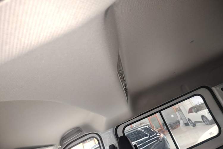 Used Wuling Yangguang 2025 Model 400km Bus Edition—Comfort Edition Headliner