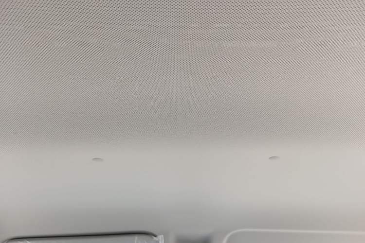 Used Wuling Yangguang 2025 Model 400km Bus Edition—Comfort Edition Headliner