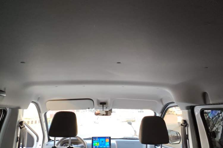 Used Wuling Yangguang 2025 Model 400km Bus Edition—Comfort Edition Headliner