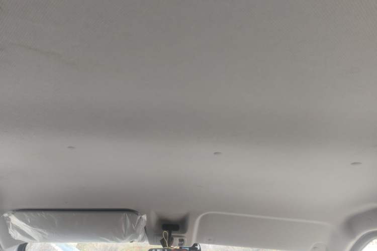 Used Wuling Yangguang 2025 Model 400km Bus Edition—Comfort Edition Headliner