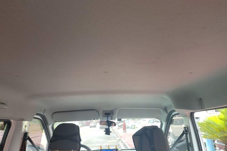 Used Wuling Yangguang 2025 Model 400km Bus Edition—Comfort Edition Headliner