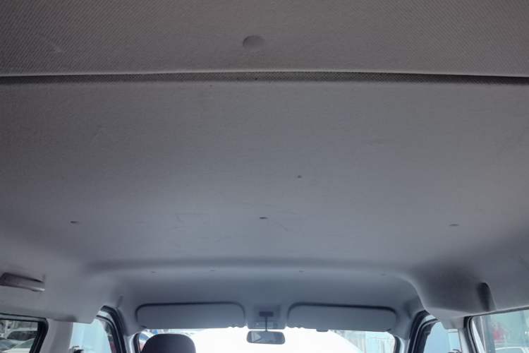 Used Wuling Yangguang 2025 Model 400km Bus Edition—Comfort Edition Headliner