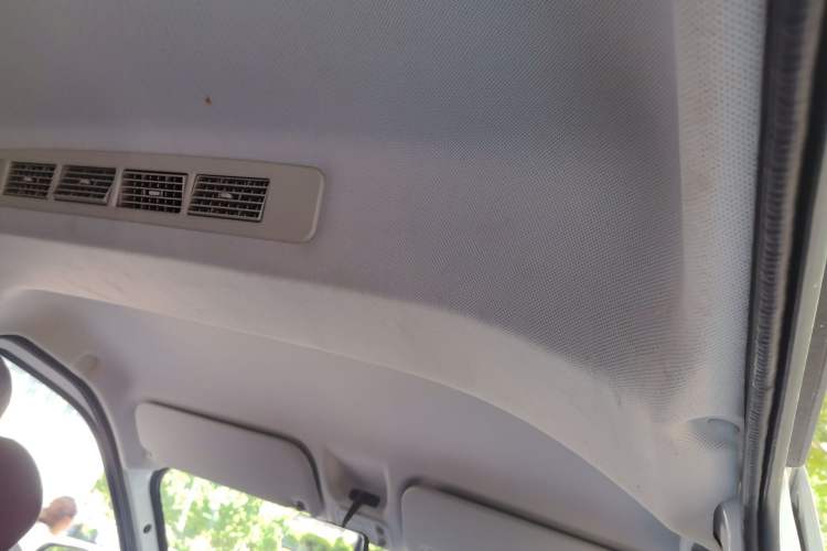 Used Wuling Yangguang 2025 Model 400km Bus Edition—Comfort Edition Headliner