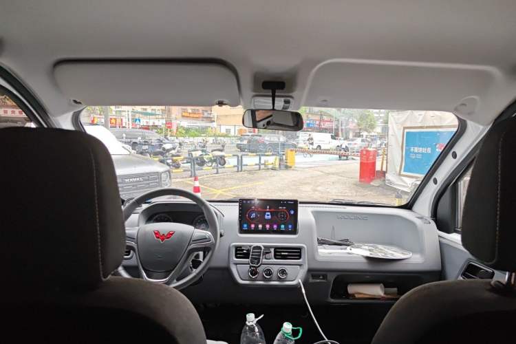Used Wuling Yangguang 2025 Model 400km Bus Edition—Comfort Edition Headliner