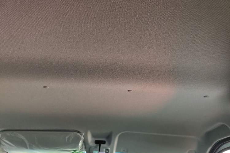 Used Wuling Yangguang 2025 Model 400km Bus Edition—Comfort Edition Headliner