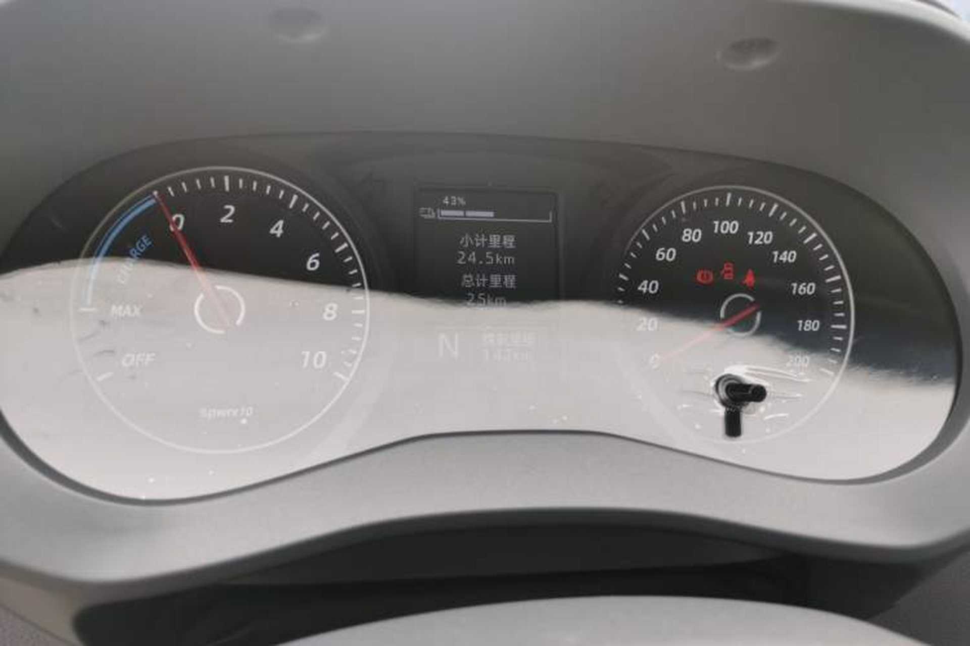 Used Wuling Yangguang 2025 Model 400km Bus Edition—Comfort Edition Instrument Cluster