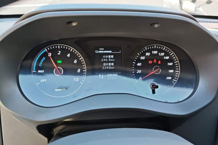 Used Wuling Yangguang 2025 Model 400km Bus Edition—Comfort Edition Instrument Cluster