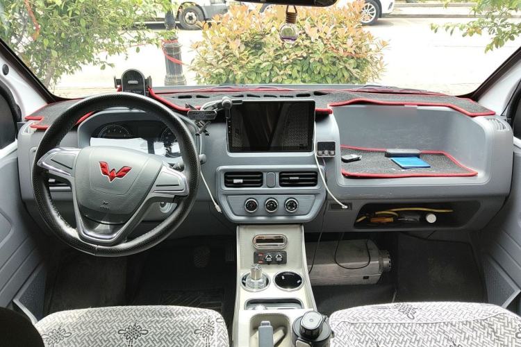 Used Wuling Yangguang 2025 Model 400km Bus Edition—Comfort Edition Interior 2