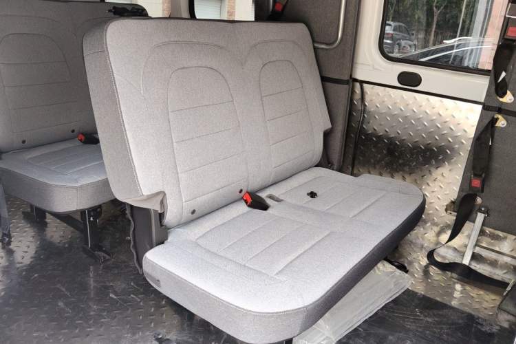 Used Wuling Yangguang 2025 Model 400km Bus Edition—Comfort Edition Interior 4