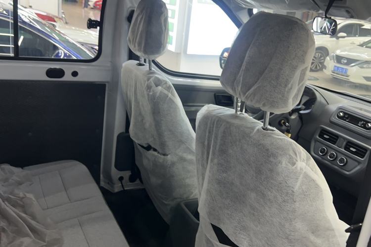 Used Wuling Yangguang 2025 Model 400km Bus Edition—Comfort Edition Interior 4