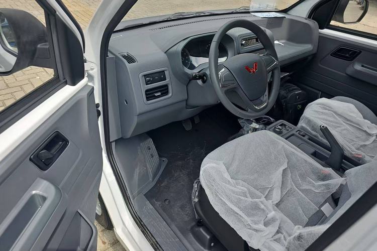 Used Wuling Yangguang 2025 Model 400km Bus Edition—Comfort Edition Interior 5