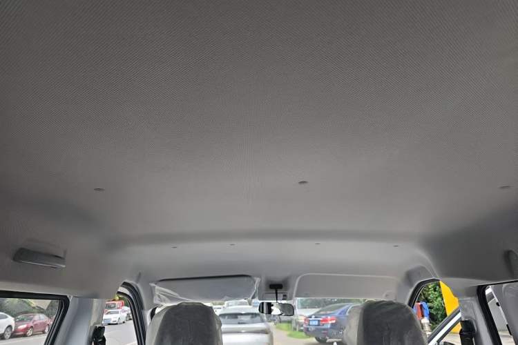 Used Wuling Yangguang 2025 Model 400km Bus Edition—Comfort Edition Interior 6