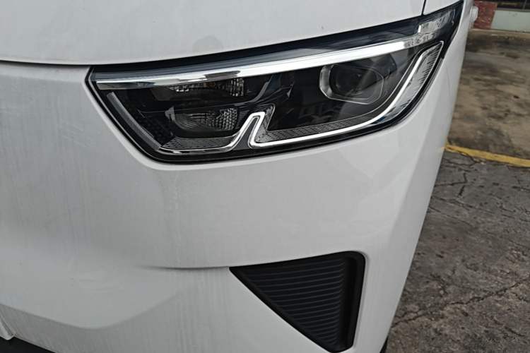 Used Wuling Yangguang 2025 Model 400km Bus Edition—Comfort Edition Left Front Headlight