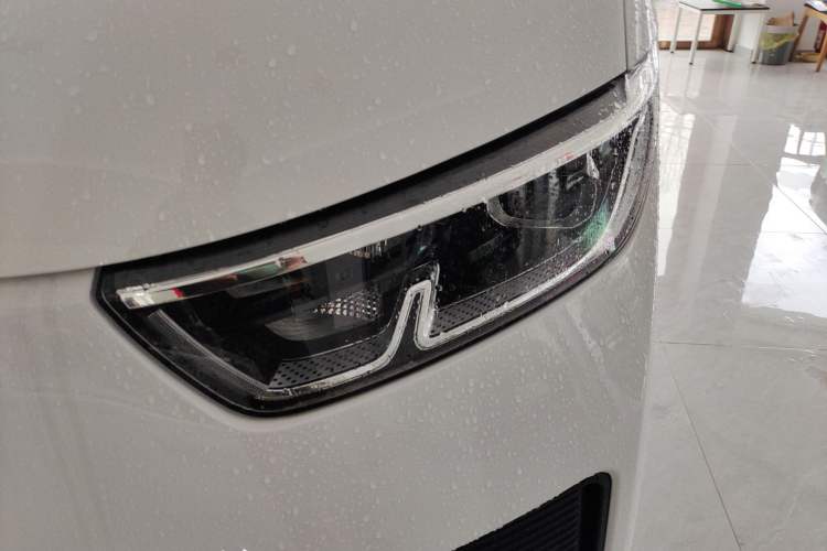 Used Wuling Yangguang 2025 Model 400km Bus Edition—Comfort Edition Left Front Headlight