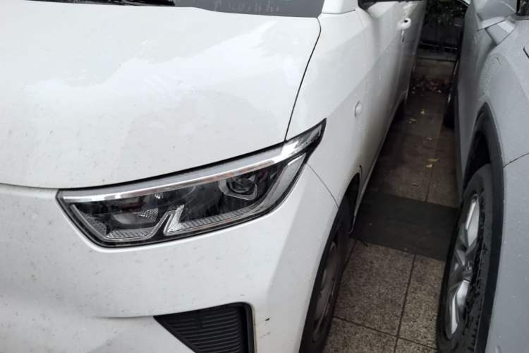Used Wuling Yangguang 2025 Model 400km Bus Edition—Comfort Edition Left Front Headlight
