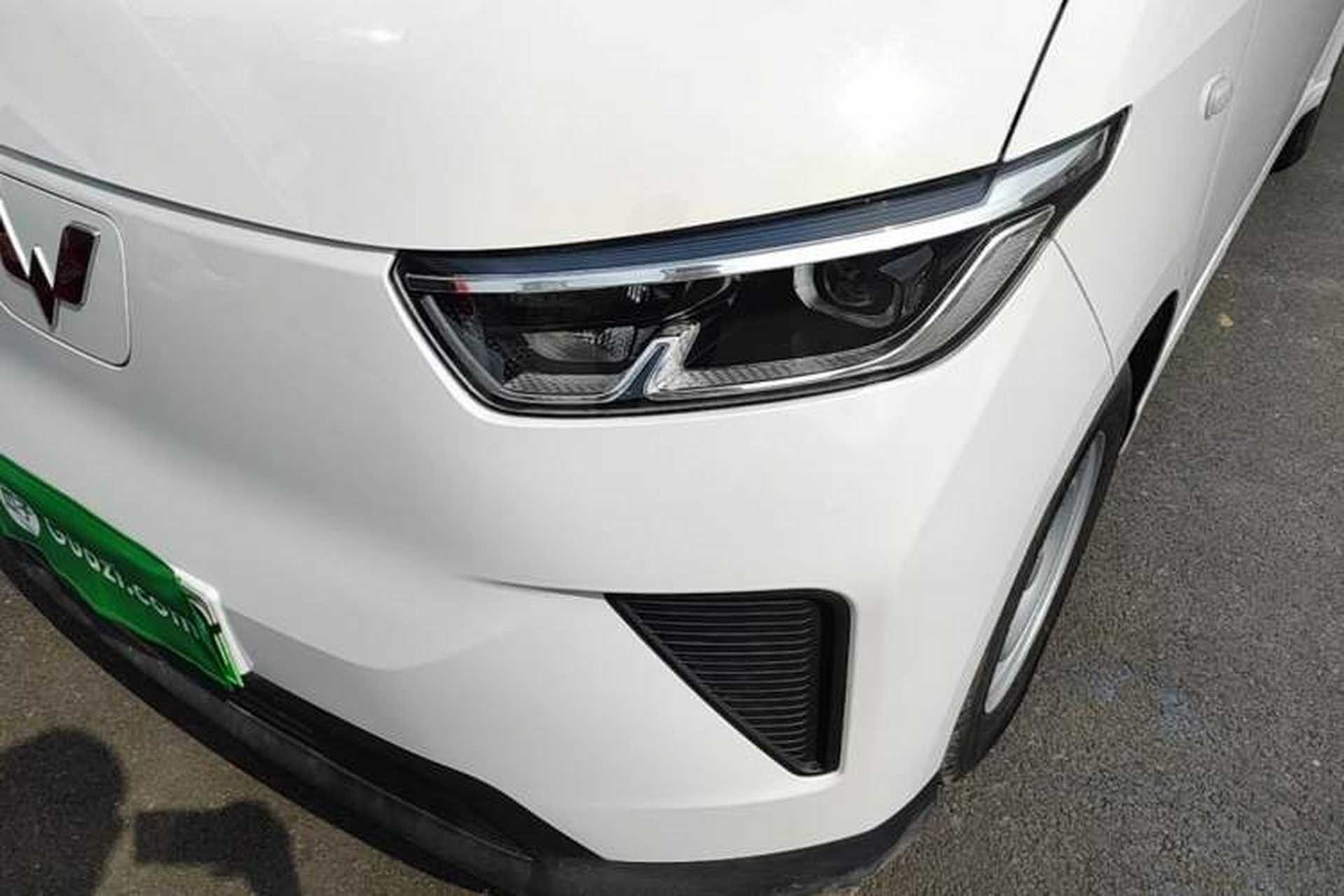 Used Wuling Yangguang 2025 Model 400km Bus Edition—Comfort Edition Left Front Headlight