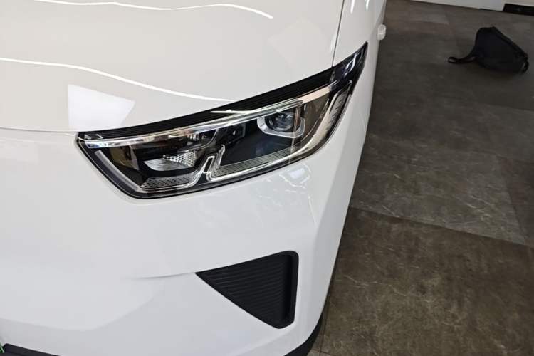 Used Wuling Yangguang 2025 Model 400km Bus Edition—Comfort Edition Left Front Headlight