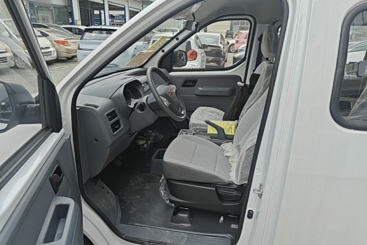 Used Wuling Yangguang 2025 Model 400km Bus Edition—Comfort Edition Left Front Seat