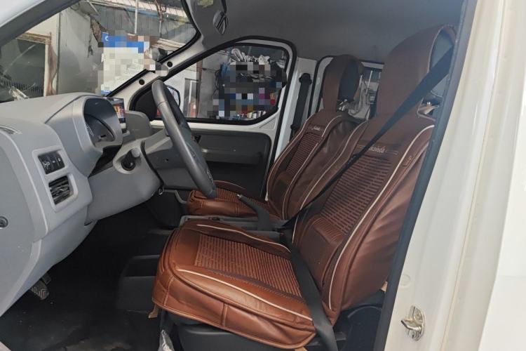 Used Wuling Yangguang 2025 Model 400km Bus Edition—Comfort Edition Left Front Seat