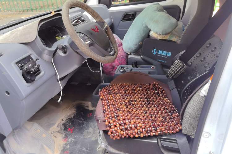 Used Wuling Yangguang 2025 Model 400km Bus Edition—Comfort Edition Left Front Seat