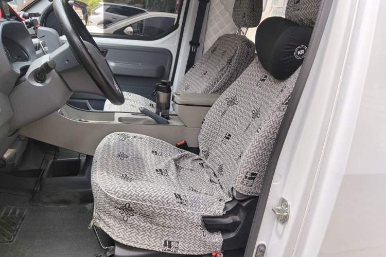 Used Wuling Yangguang 2025 Model 400km Bus Edition—Comfort Edition Left Front Seat