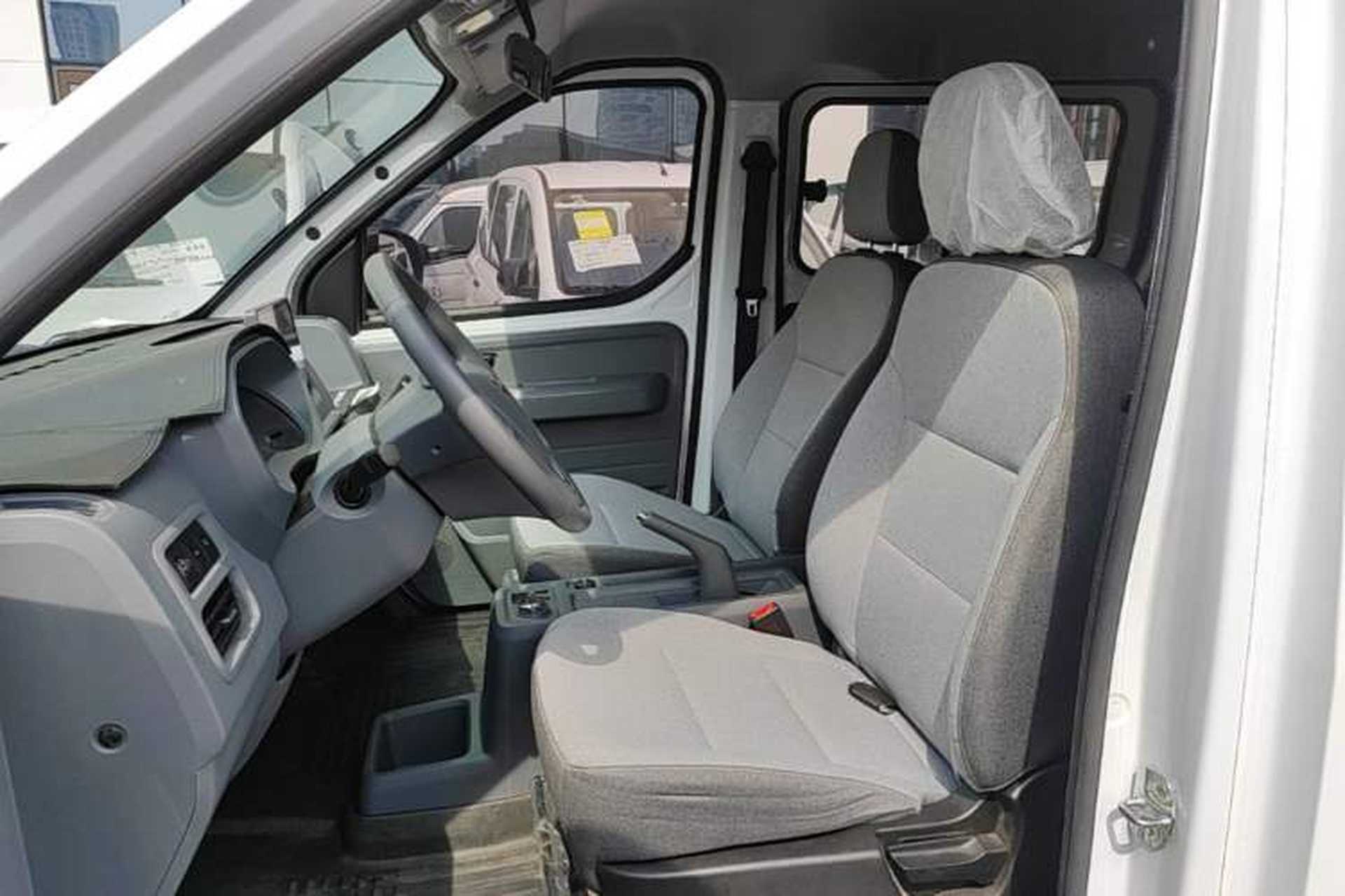 Used Wuling Yangguang 2025 Model 400km Bus Edition—Comfort Edition Left Front Seat
