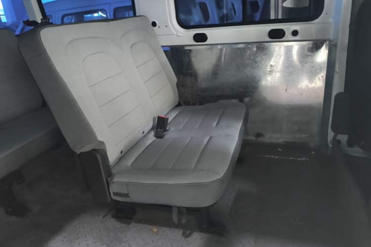 Used Wuling Yangguang 2025 Model 400km Bus Edition—Comfort Edition Left Rear Seat