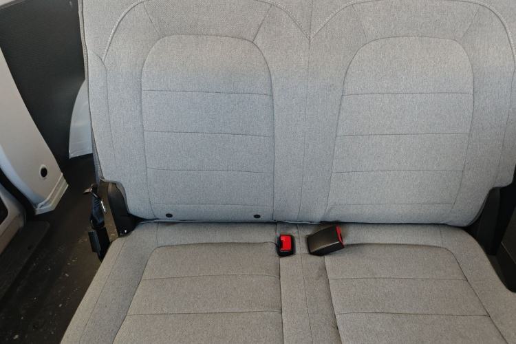 Used Wuling Yangguang 2025 Model 400km Bus Edition—Comfort Edition Left Rear Seat