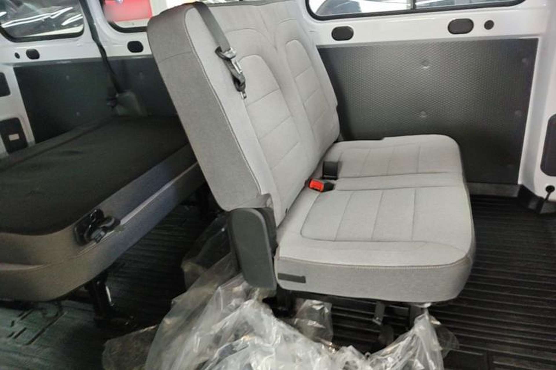 Used Wuling Yangguang 2025 Model 400km Bus Edition—Comfort Edition Left Rear Seat