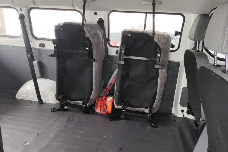 Used Wuling Yangguang 2025 Model 400km Bus Edition—Comfort Edition Left Rear Seat