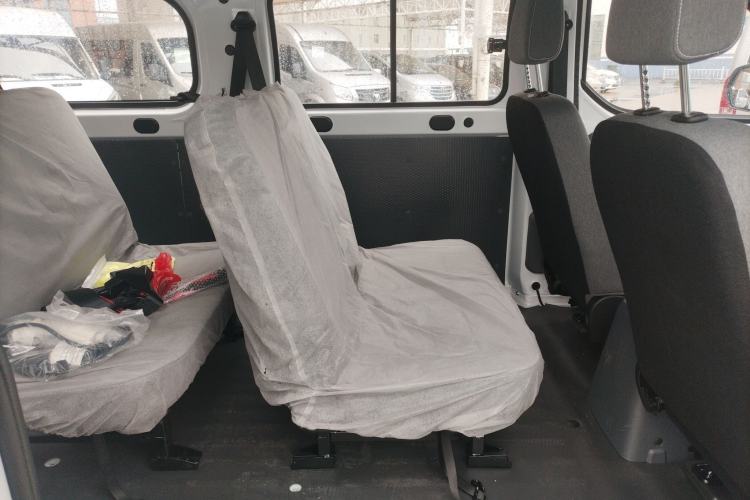 Used Wuling Yangguang 2025 Model 400km Bus Edition—Comfort Edition Left Rear Seat