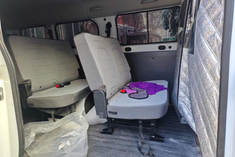 Used Wuling Yangguang 2025 Model 400km Bus Edition—Comfort Edition Left Rear Seat