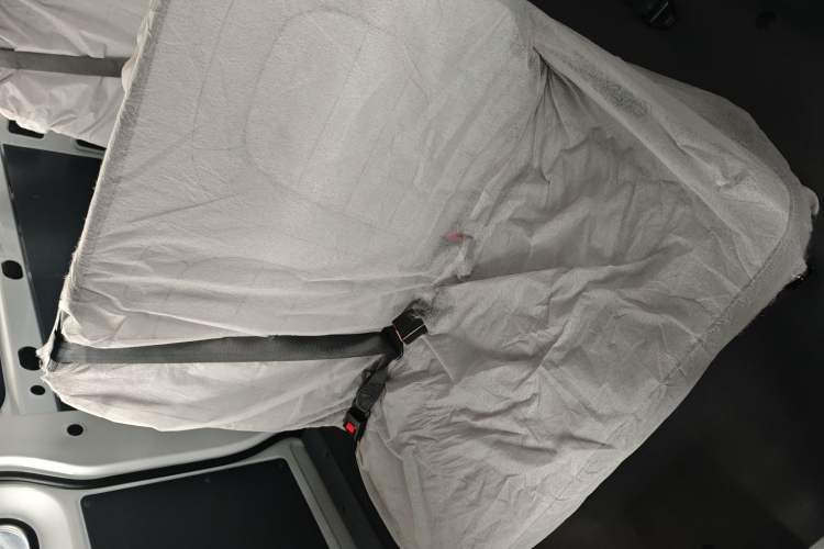 Used Wuling Yangguang 2025 Model 400km Bus Edition—Comfort Edition Left Rear Seat