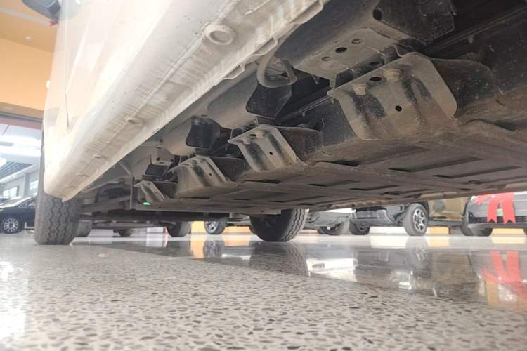 Used Wuling Yangguang 2025 Model 400km Bus Edition—Comfort Edition Left Side Sill