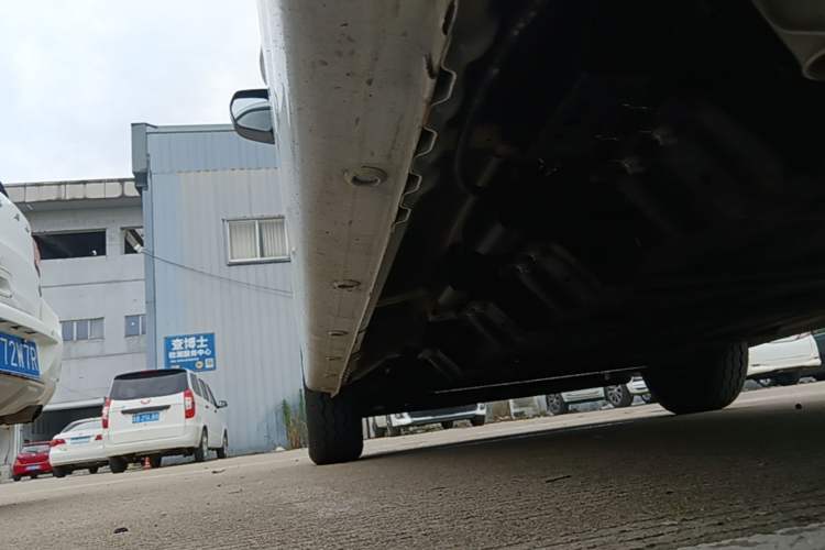 Used Wuling Yangguang 2025 Model 400km Bus Edition—Comfort Edition Left Side Sill