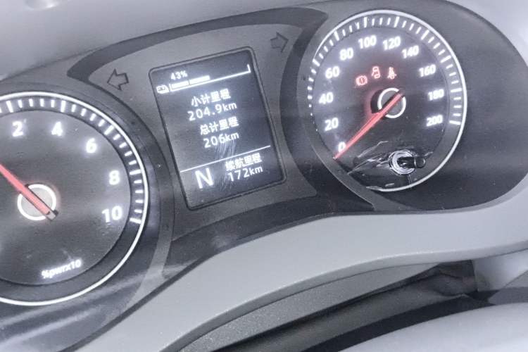 Used Wuling Yangguang 2025 Model 400km Bus Edition—Comfort Edition Odometer Close Up