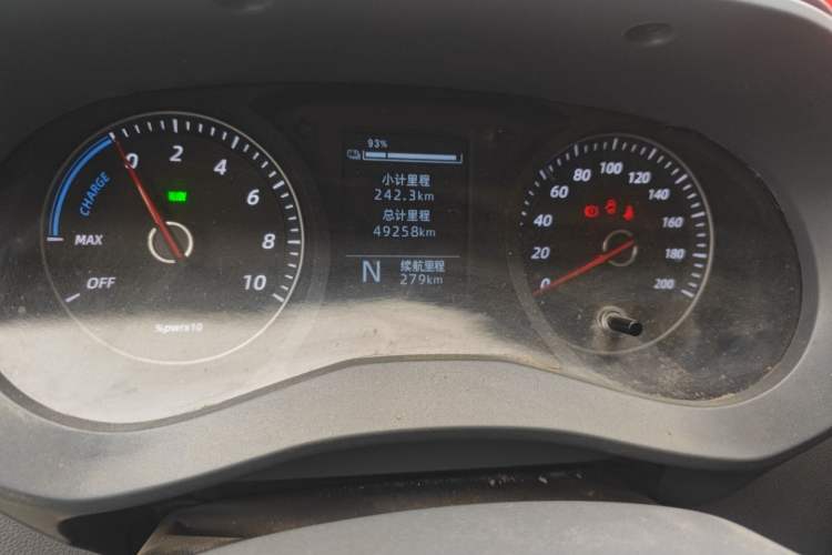 Used Wuling Yangguang 2025 Model 310KM Bus Edition—Customized by CATL Odometer Close Up