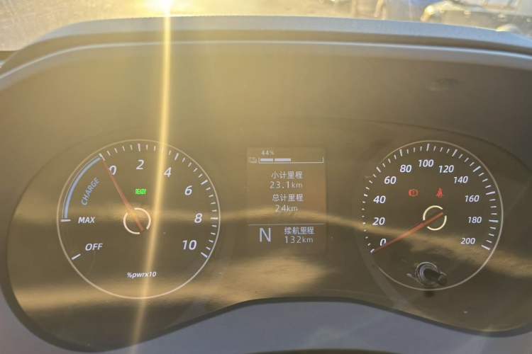 Used Wuling Yangguang 2025 Model 400km Bus Edition—Comfort Edition Odometer Close Up
