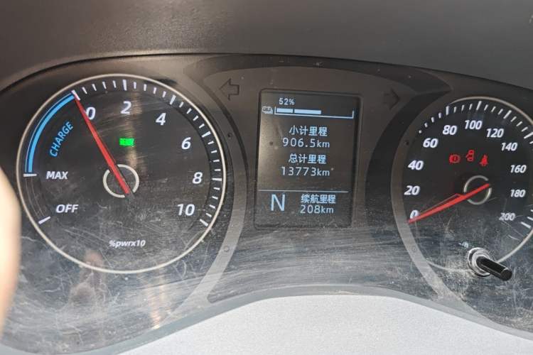 Used Wuling Yangguang 2025 Model 400km Bus Edition—Comfort Edition Odometer Close Up