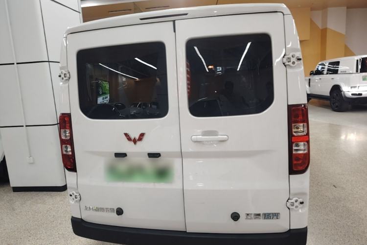 Used Wuling Yangguang 2025 Model 400km Bus Edition—Comfort Edition Rear