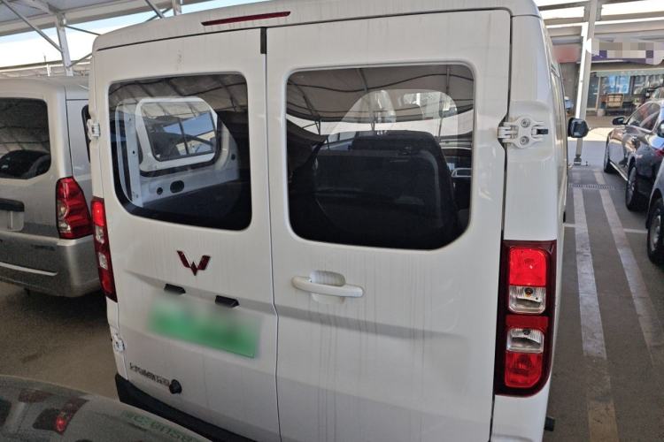 Used Wuling Yangguang 2025 Model 400km Bus Edition—Comfort Edition Rear