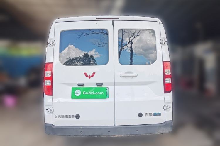 Used Wuling Yangguang 2025 Model 400km Bus Edition—Comfort Edition Rear
