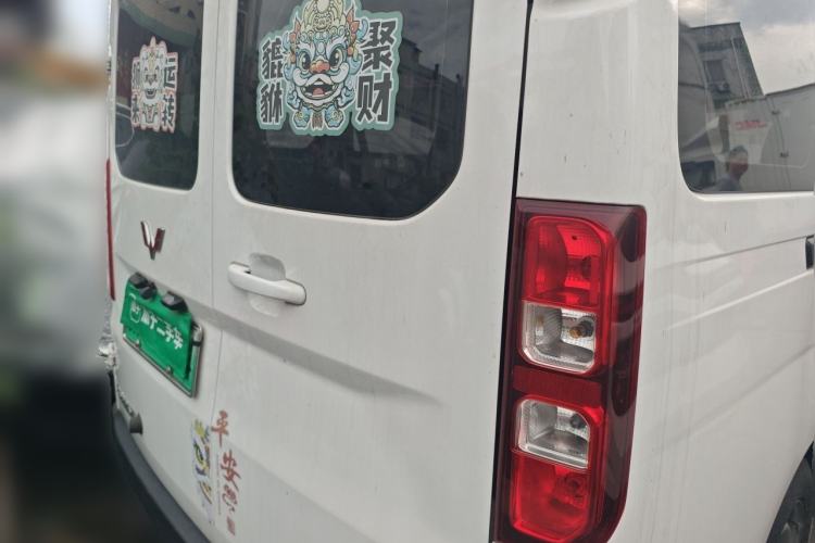 Used Wuling Yangguang 2025 Model 400km Bus Edition—Comfort Edition Rear