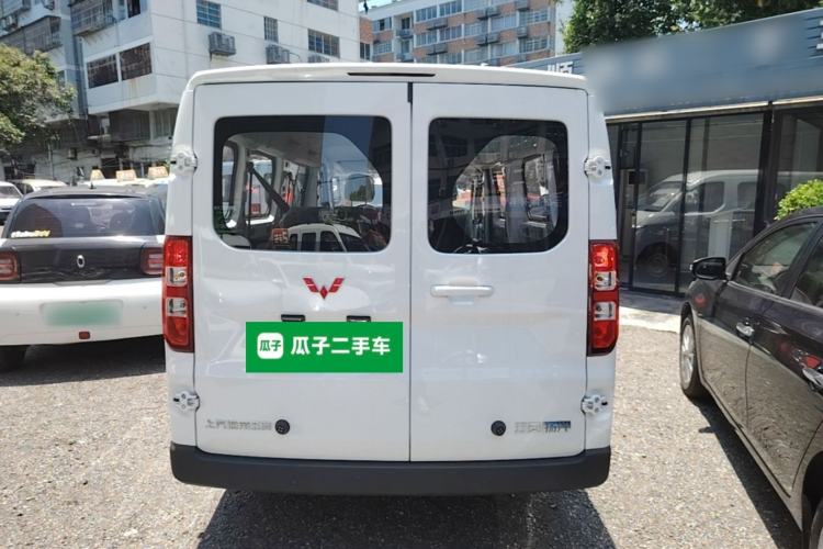 Used Wuling Yangguang 2025 Model 400km Bus Edition—Comfort Edition Rear